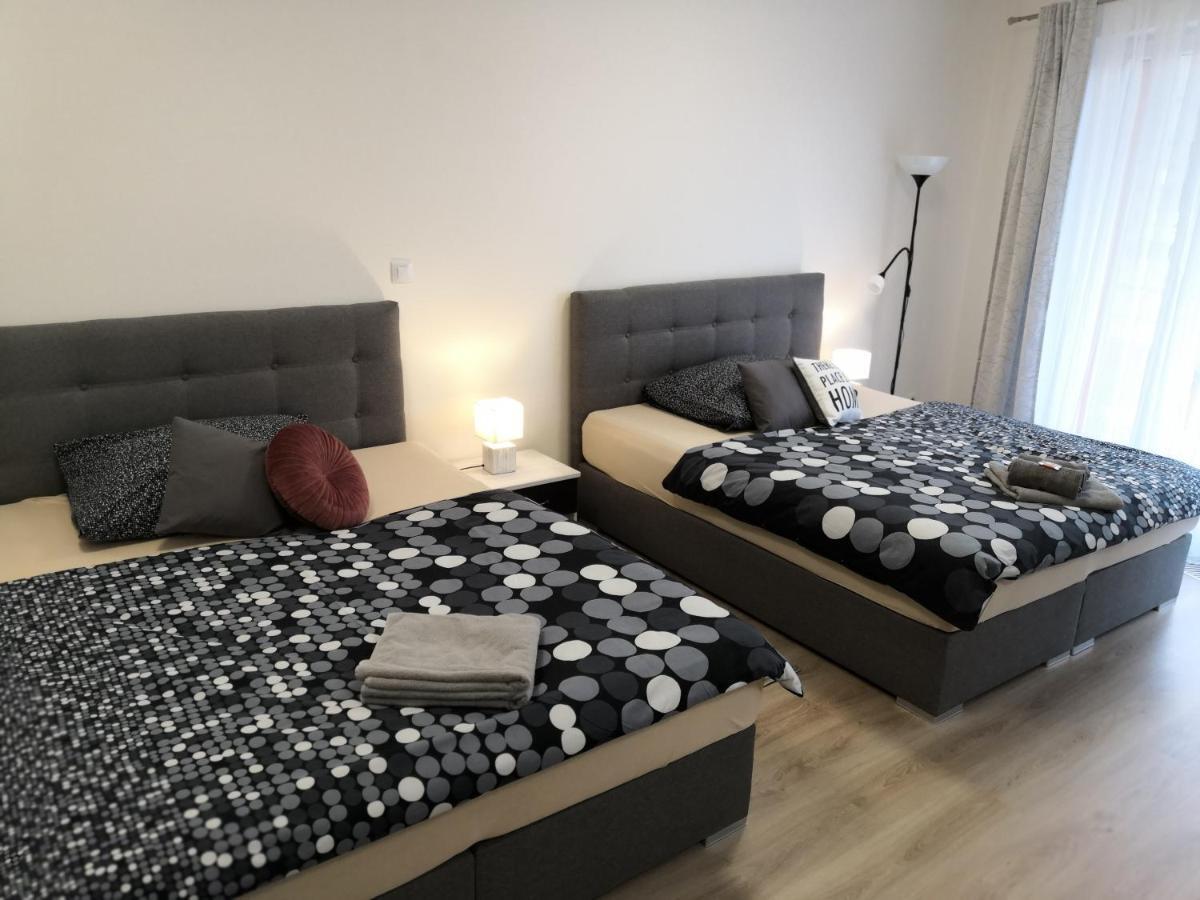 Apartment H+ Apartman Letiste Prague